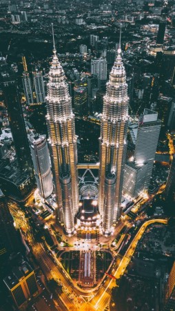 petronas-towers-576x1024.jpg